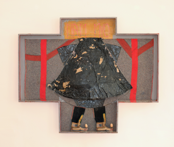 Bruno Ceccobelli ''Nam Myo'' 1988 tempere, coperta, stivali tibetani e uova in legno su cassa 185 x 220 cm, foto di Daniele Paparelli