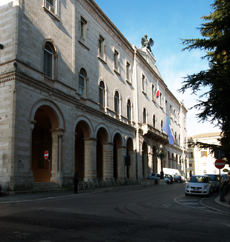 Palazzo_della_Provincia_e_Prefettura
