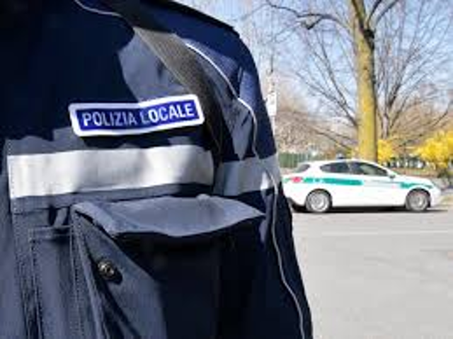 Concorso pubblico per esami per 2 posti area istruttore agente di Polizia