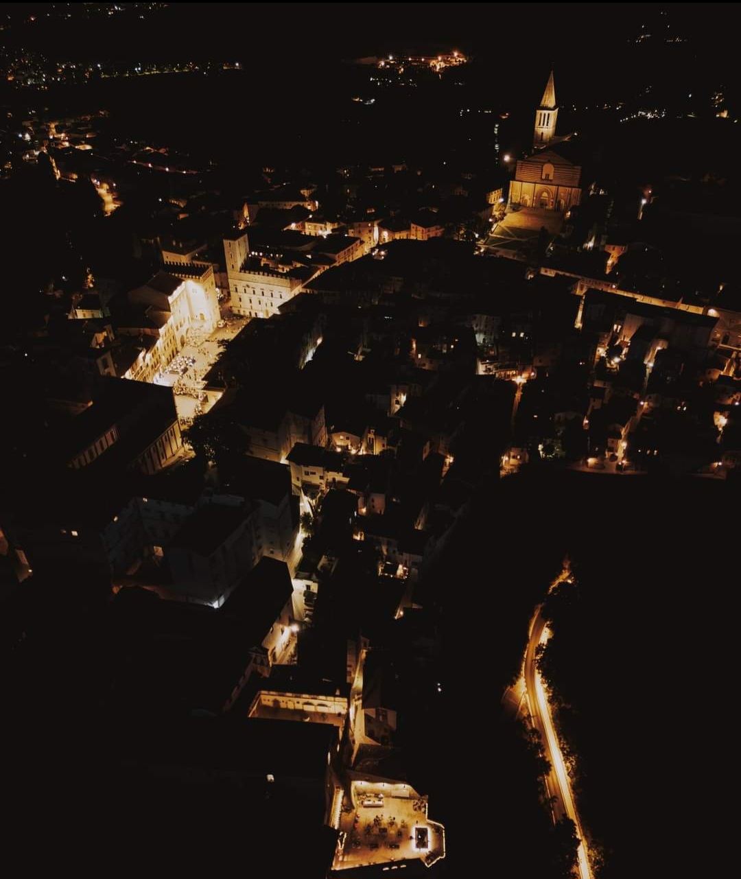 Notte Bianca a Todi sabato 27 luglio: sei i palchi nel centro storico