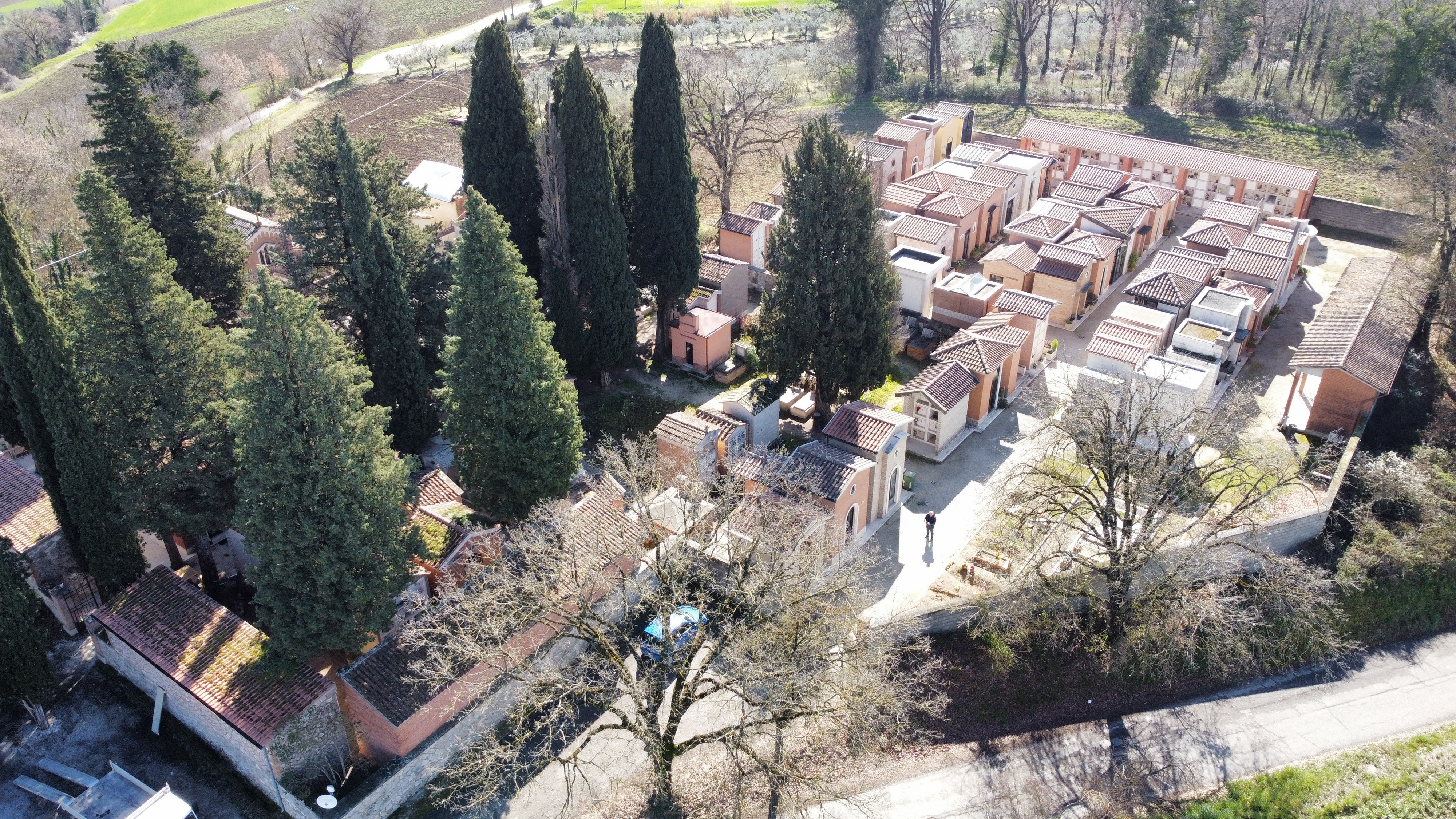 Avviso recupero di edicola funeraria ed aree cimiteriali presso il cimitero di Collevalenza - Rosceto.